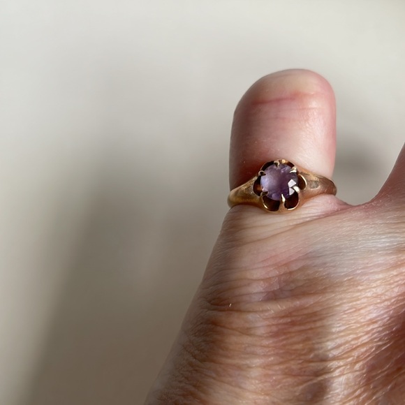 Antique Gold and Amethyst Ring - Picture 6 of 7